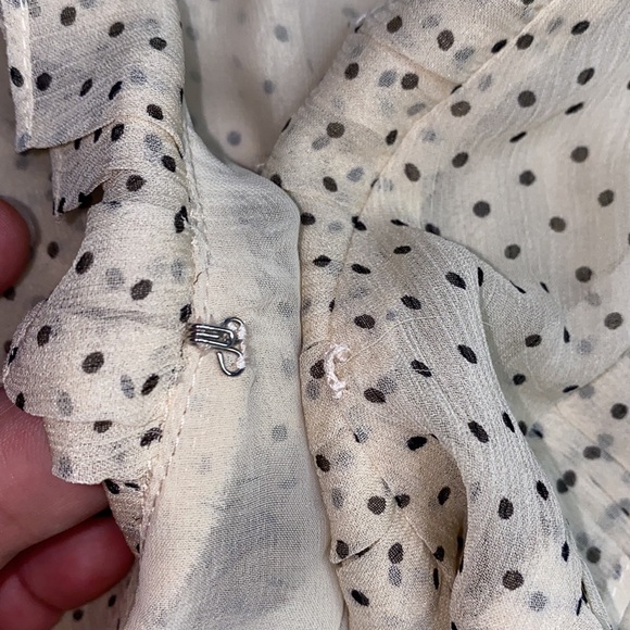 J. Crew 100% silk polka dot ruffle v-neck sleeveless wrap blouse size 4 cream - Picture 9 of 11
